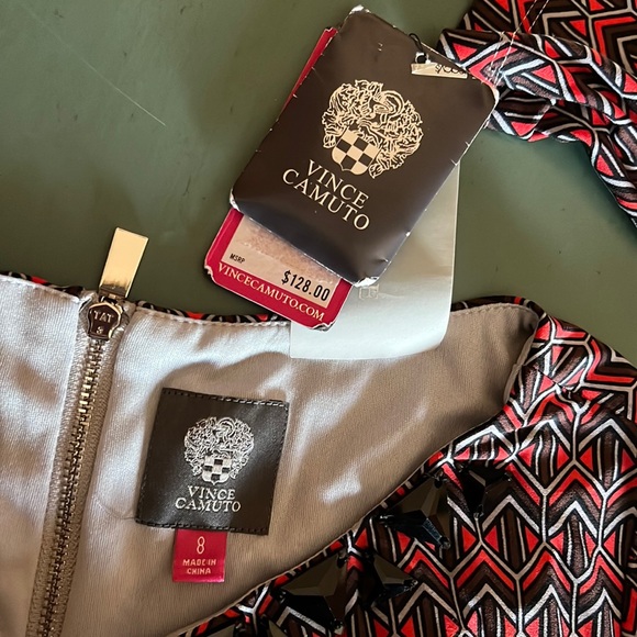 Vince Camuto Geometric Design Long Sleeve Dress - Picture 3 of 3